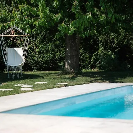 Maison Au Calme Avec Piscine Privee Vert-le-Grand